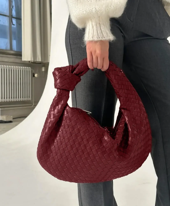 SEORA | Medium woven bag